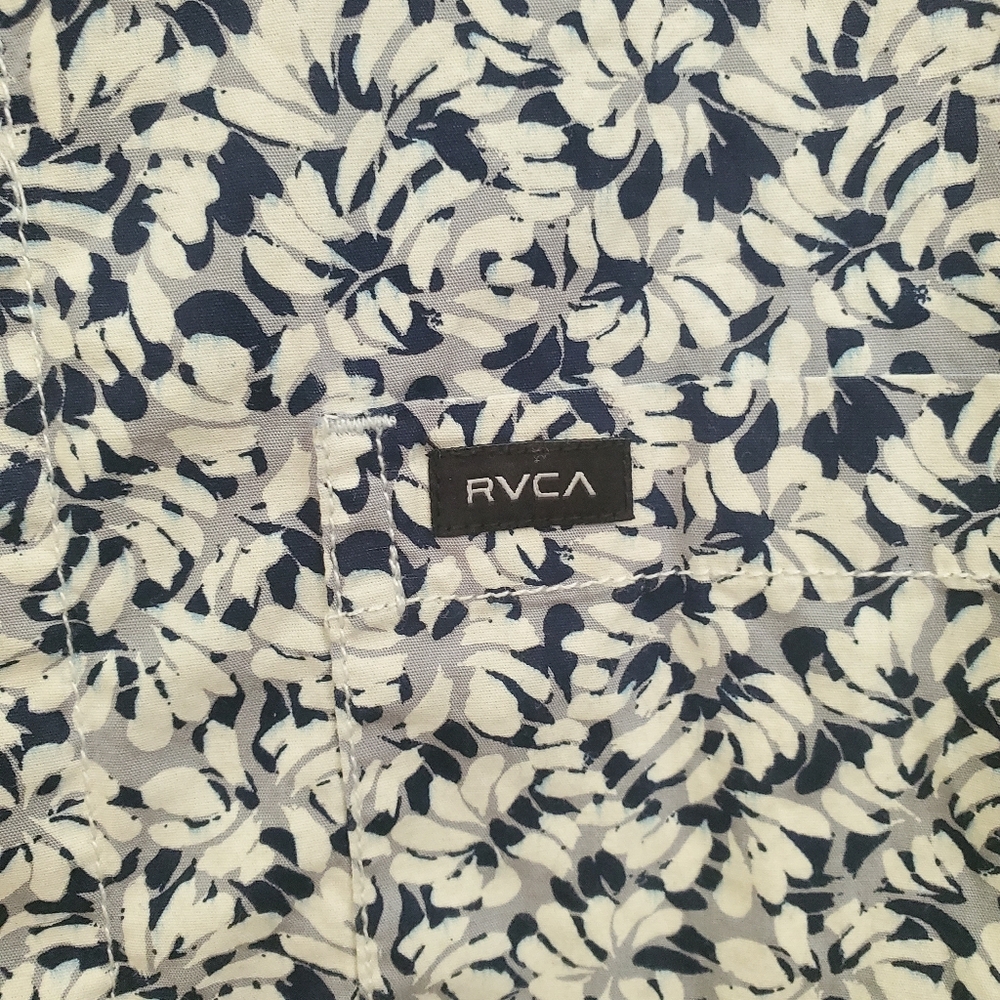 NWT RVCA button down shirt - Picture 3 of 3